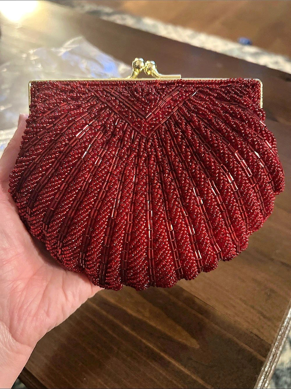 La Regale Vintage Red Beaded Shell Clutch in Red